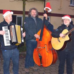 Die Drei Richtigen auf dem Illinger Weihnachtsmarkt