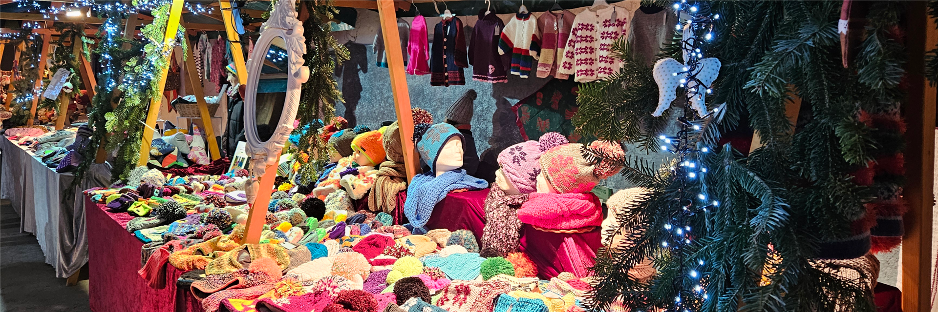 Angebot der Kunsthandwerker in der Kelter beim Weihnachtsmarkt Illingen 2023