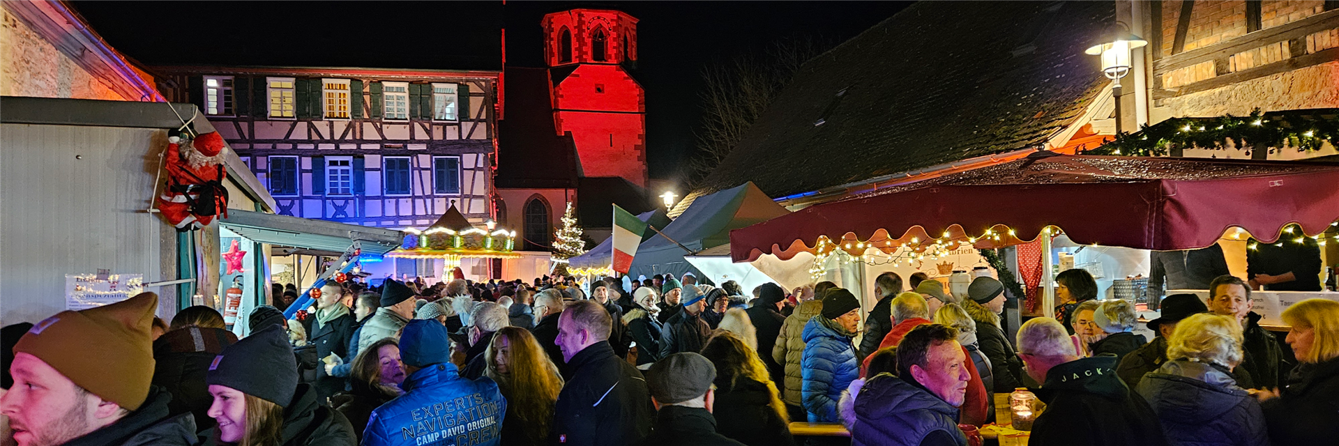 Abendstimmung auf dem Illinger Weihnachtsmarkt 2023